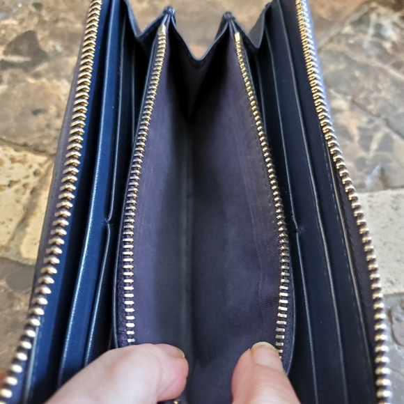 Gucci Hilary Bright Diamante Leather Zip around wallet Navy NWOT - Picture 6 of 9